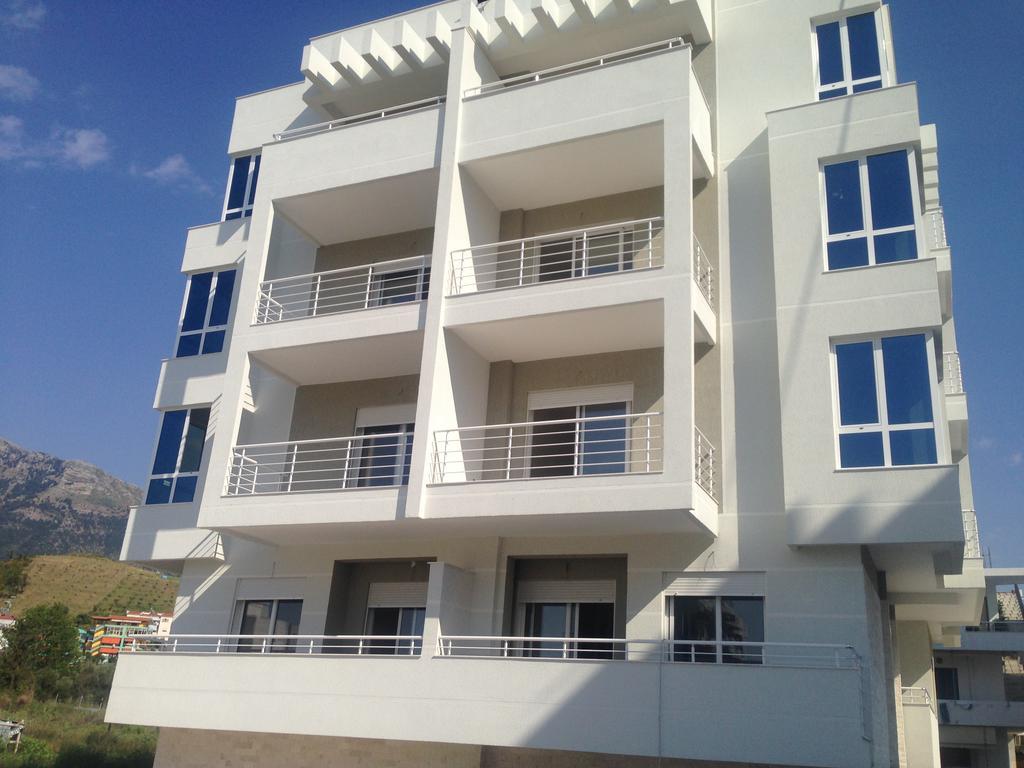 Radhima Beach Apartment-Tirana Resort Orikum Eksteriør billede