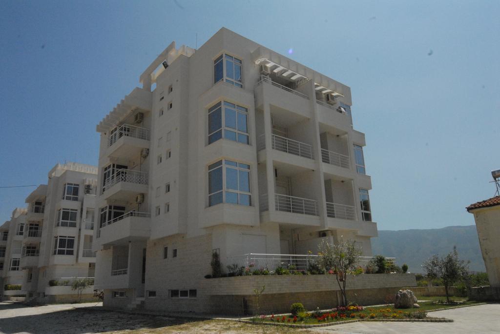 Radhima Beach Apartment-Tirana Resort Orikum Eksteriør billede
